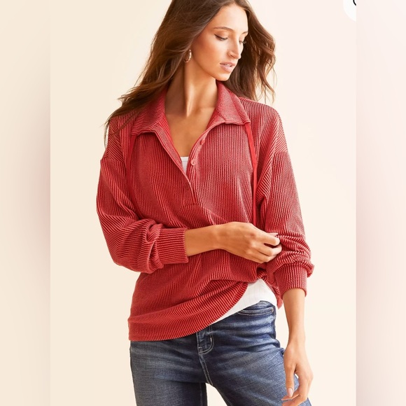 Buckle Tops - Buckle Textured Henley - M, red